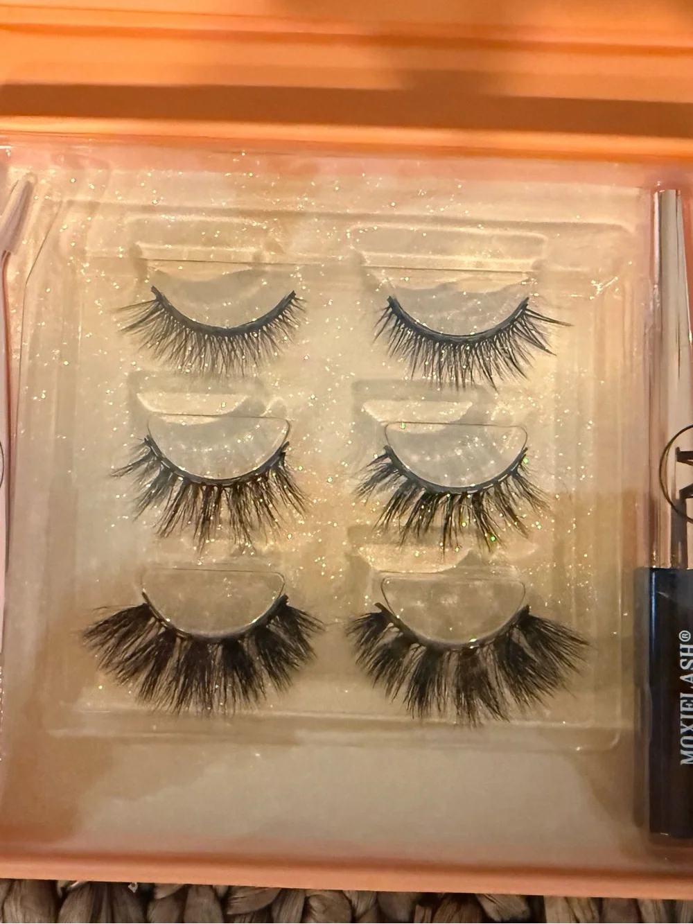 Brand New MoxieLash Wifey Magnetic Eyelash & Eyeliner Kit  3 Pairs Lashes EUC